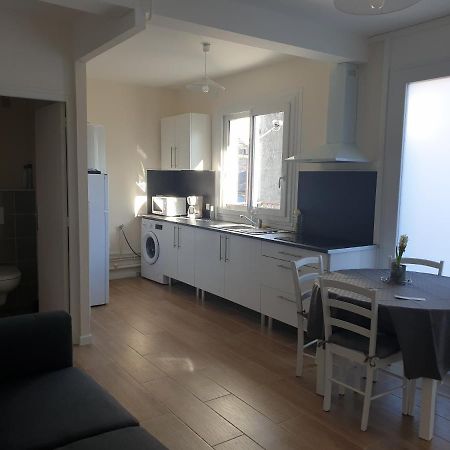 Appartement T4 Lumineux Avec Balcon - 3Eme Etage Sans Ascenseur Тарб Экстерьер фото